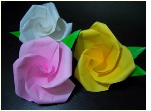父の日のプレゼントに 折り紙でバラの花を手作りしよう 季節のイベント手作り情報館